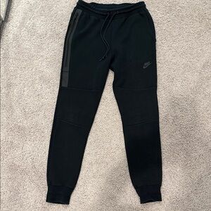 Nike Tech fleece black Joggers size small